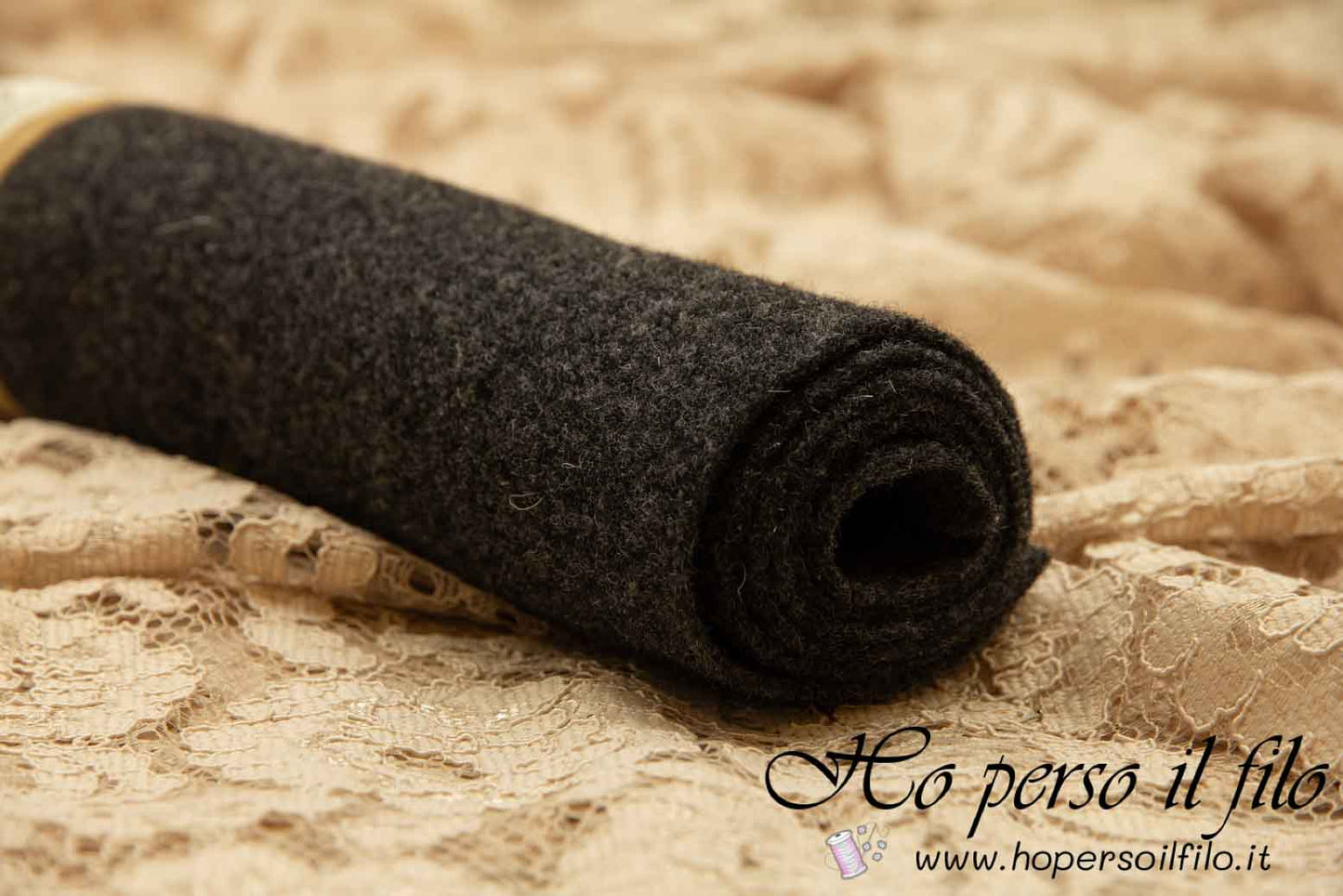 Feltro di lana nero 3 mm di spessore e 90 cm di larghezza
